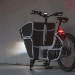 Nieuw ???? AXA - Juno E-bike 6-12V - Fiets Achterlicht - LED Fietsverlichting - 80 Mm - Rood ???? -bike shop 550x366 17