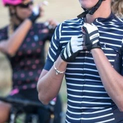 Aanbiedingen ???? BBB Cycling AirRoad Fietshandschoenen Zomer - Fiets Handschoenen Met Stevige Grip - Wielrenhandschoenen - Zwart - Maat L - BBW-51 ???? -bike shop 550x366 213