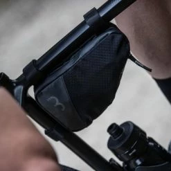 Uitgang ???? BBB Cycling CornerCaddy Frametas Fiets - Racefiets Tas - Met Velcro Straps - Zwart - Inhoud 1.4 Liter - BSB-144 ✔️ -bike shop 550x366 51