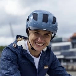 Beste deal ???? ABUS Hyban 2.0 Fietshelm - Maat L (56-61 Cm) - Glacier Blue ⭐ 14 Beste deal ???? ABUS Hyban 2.0 Fietshelm - Maat L (56-61 Cm) - Glacier Blue ⭐ -bike shop 550x367 8