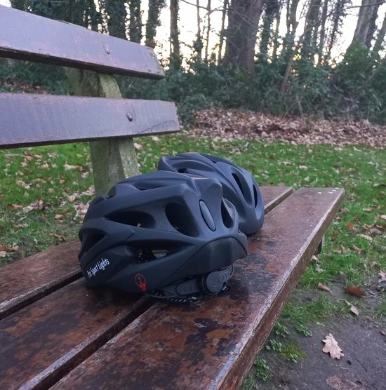 Hete verkoop ✔️ Pro Sport Lights Fietshelm Zwart Volwassenen - Matt - Large 58/61cm - Volwassenen ???? 13 Hete verkoop ✔️ Pro Sport Lights Fietshelm Zwart Volwassenen - Matt - Large 58/61cm - Volwassenen ???? - Afbeelding 11