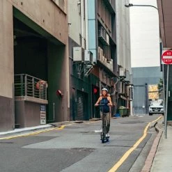 Beste recensies van ???? InMotion LeMotion S1 E-step - Elektrische Step - 95 KM Bereik - 25 Km/h - Dubbele Vering ???? -bike shop 550x686